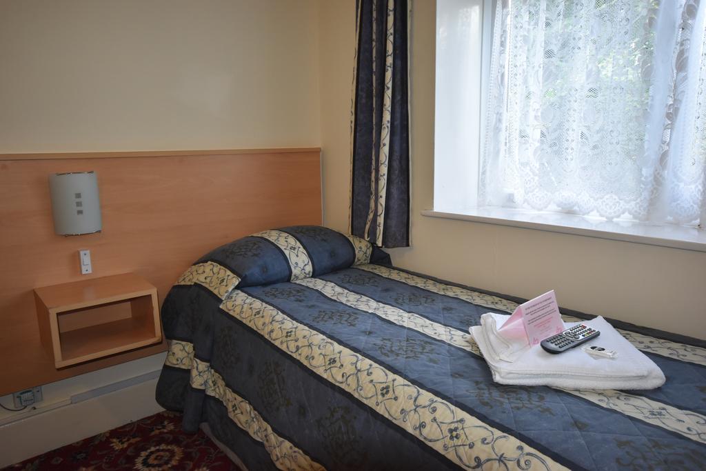 Laguna Hotel Bournemouth Bagian luar foto